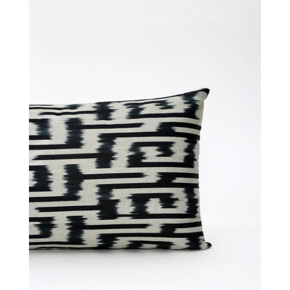 Διακοσμητική Μαξιλαροθήκη Αργαλειού Boho Ikat 35x60cm Μαύρο Pennie 212043-03